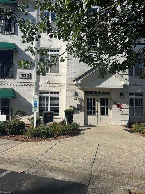 102 Sunset Circle # 101