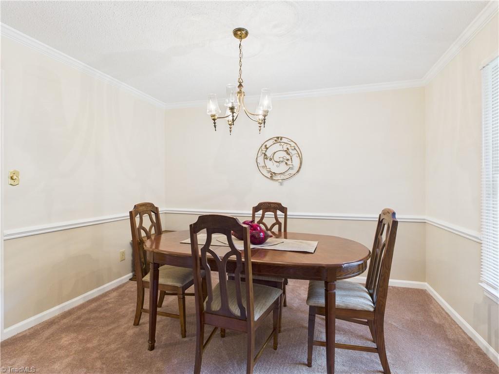 2800 Brookledge Court