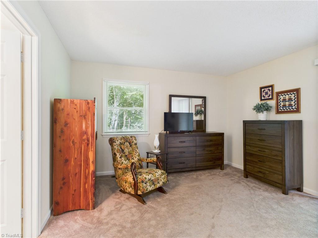 2800 Brookledge Court