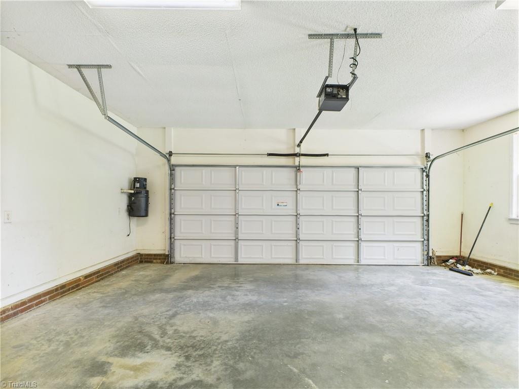 2552 Mack Road