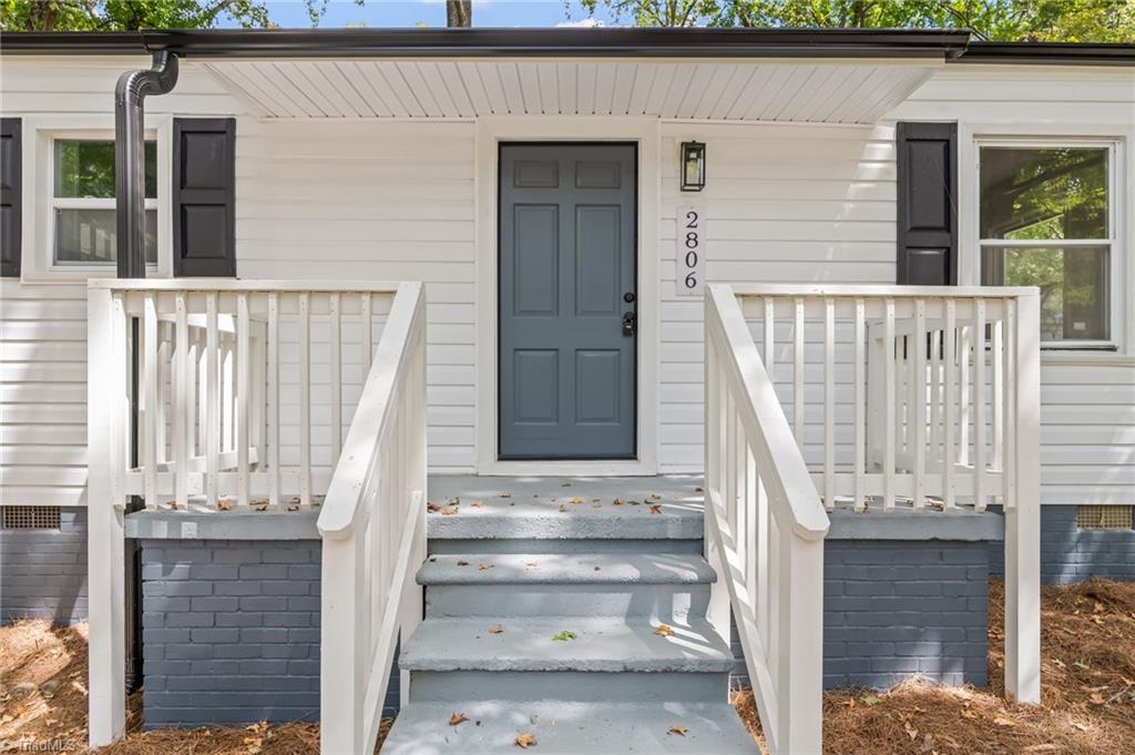 2806 Robin Hood Drive