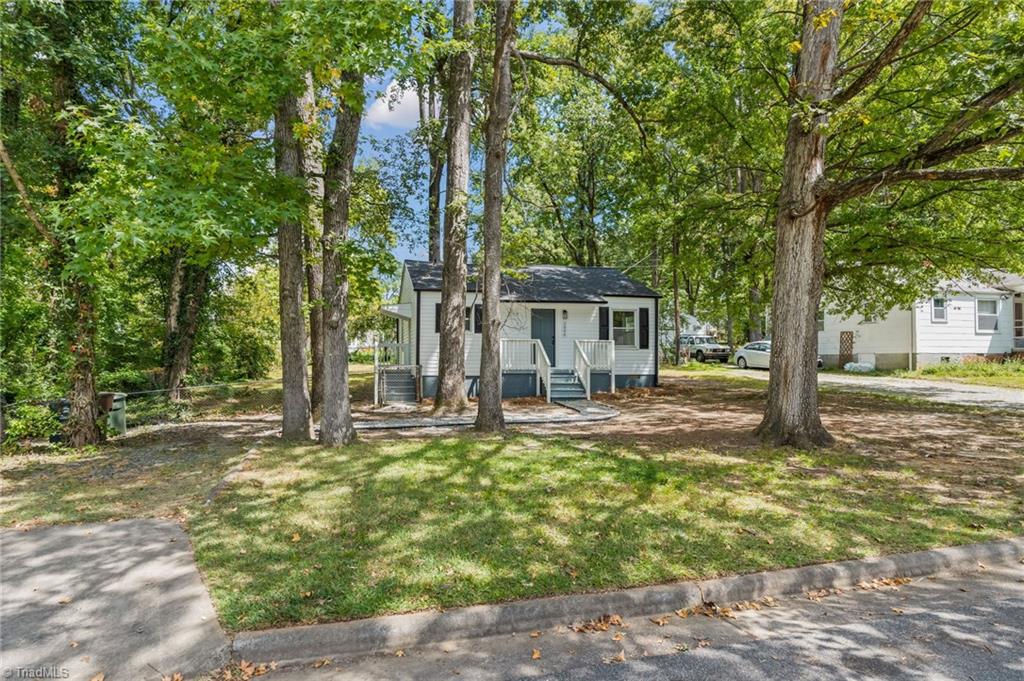 2806 Robin Hood Drive