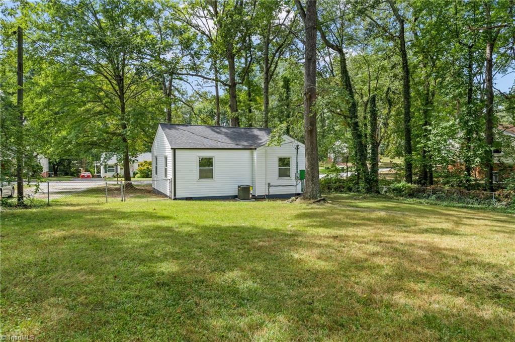 2806 Robin Hood Drive