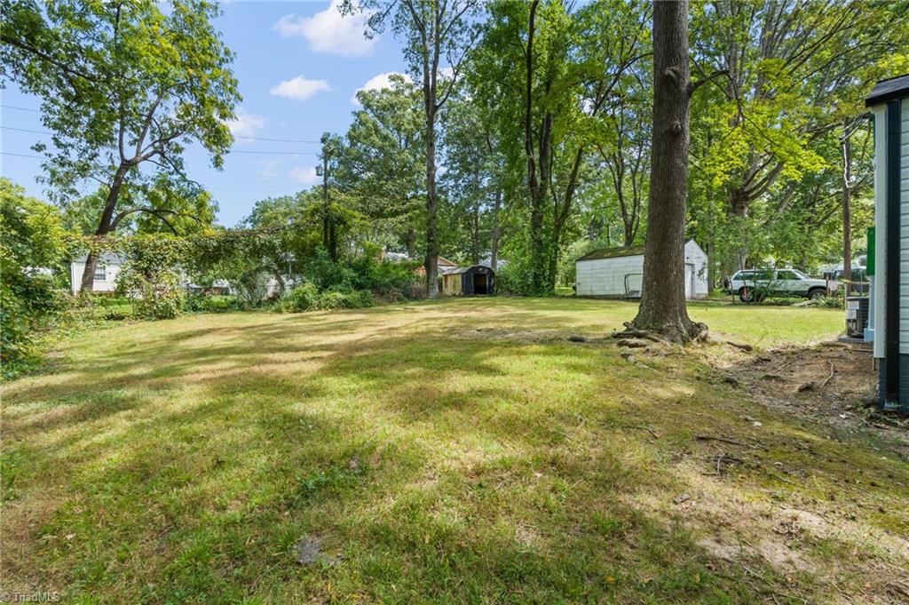 2806 Robin Hood Drive