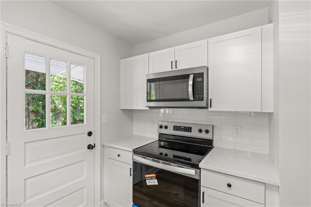 2806 Robin Hood Drive