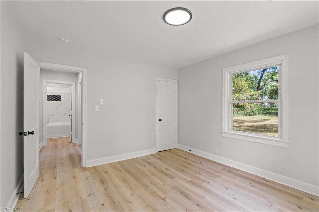 2806 Robin Hood Drive