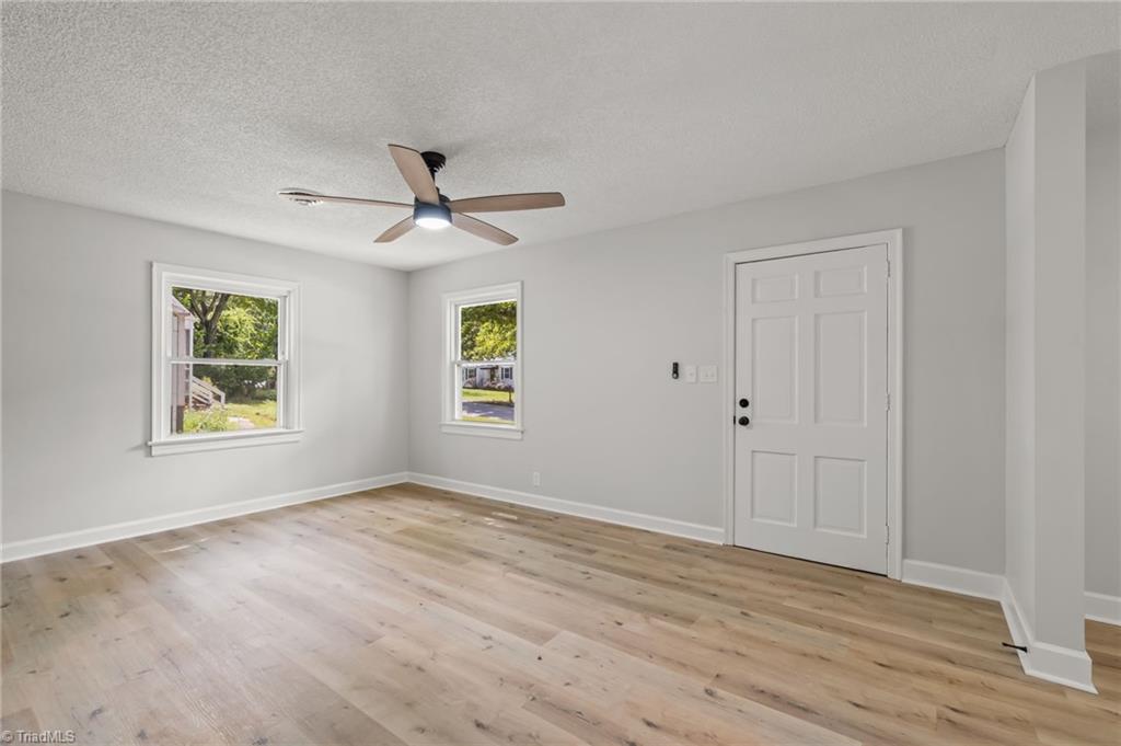 2806 Robin Hood Drive