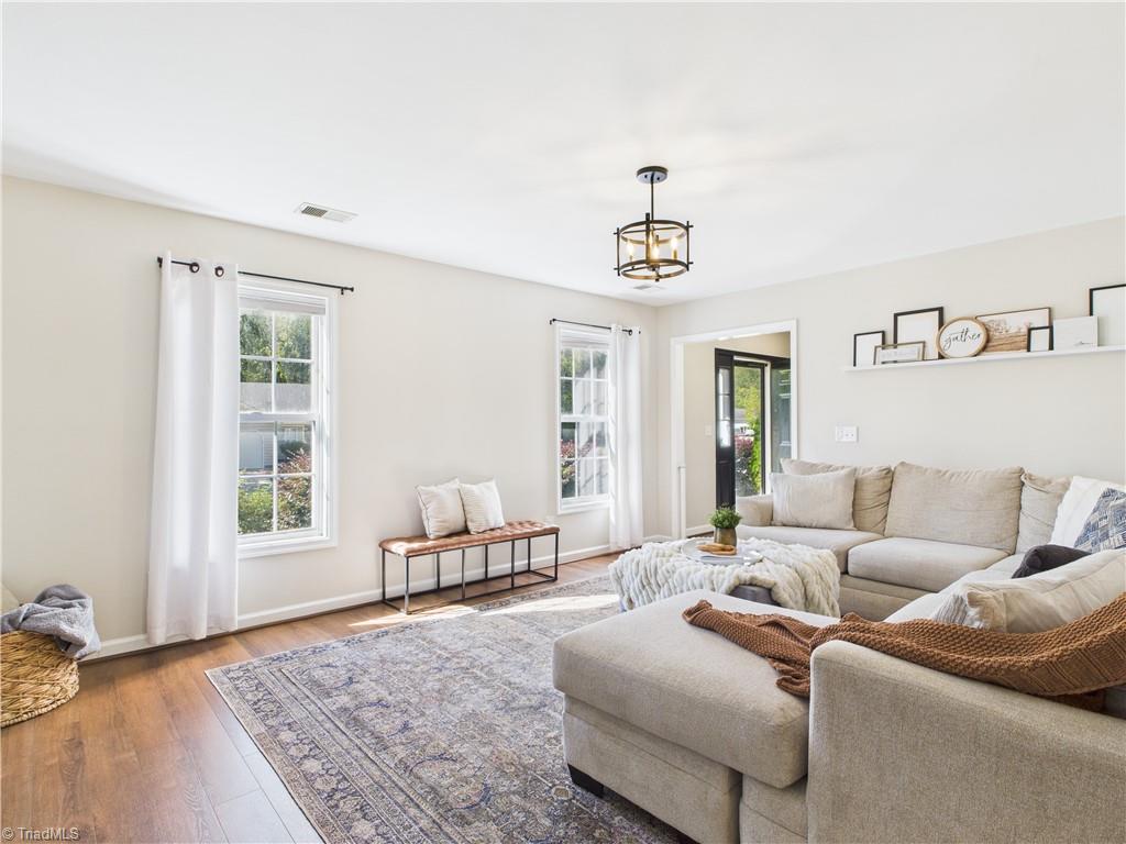 3 Ridgemore Court, Greensboro