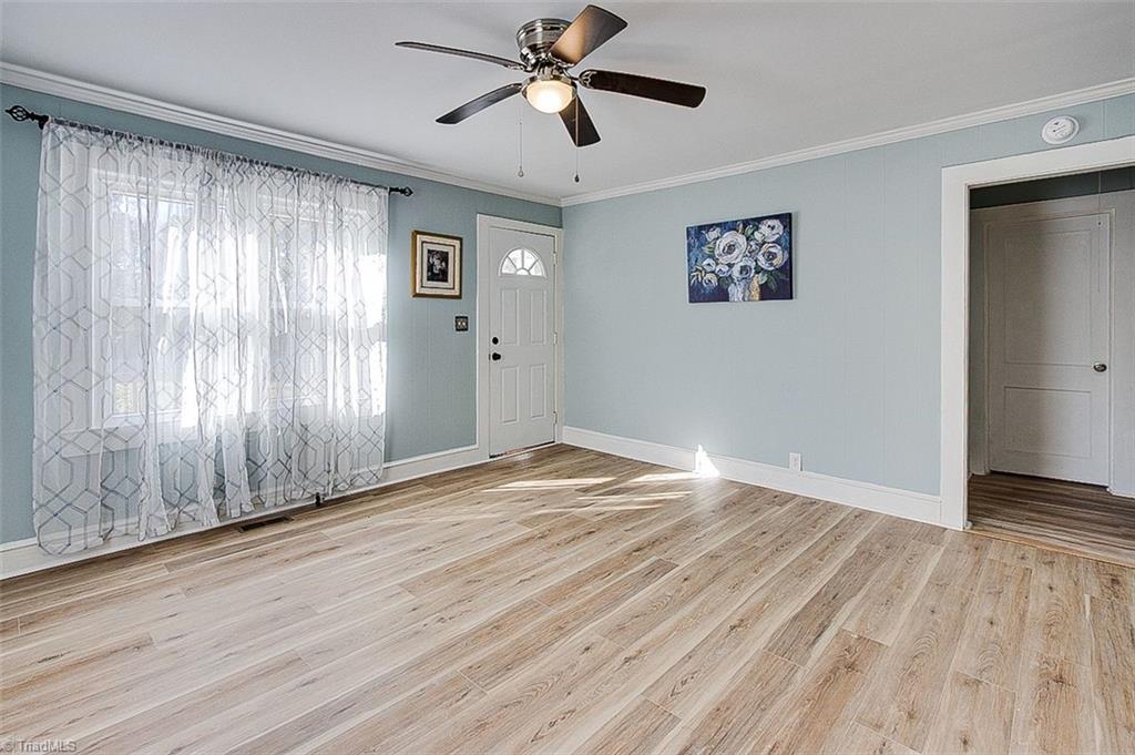 206 W Edgewood Circle