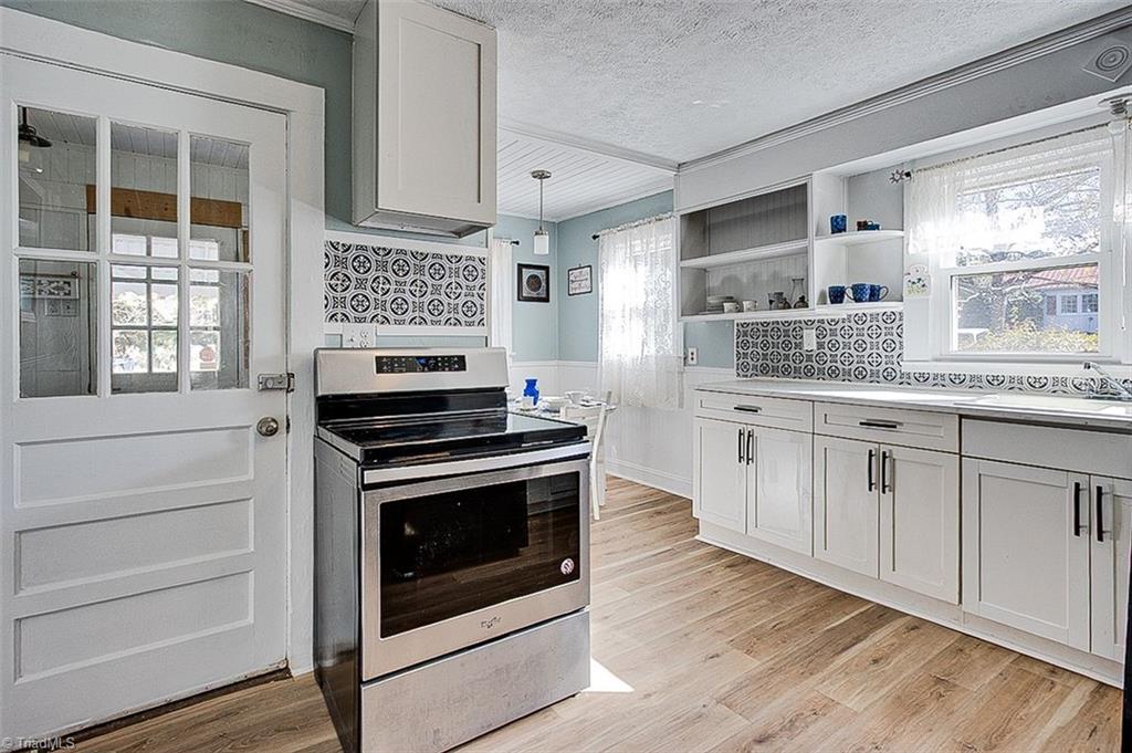 206 W Edgewood Circle