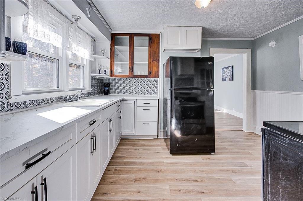 206 W Edgewood Circle