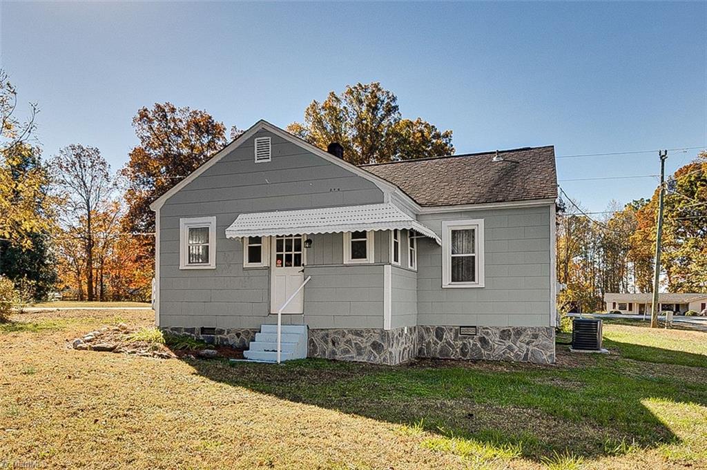 206 W Edgewood Circle