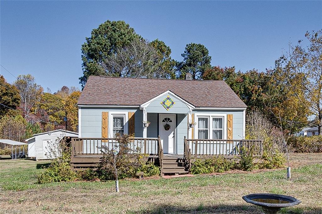 206 W Edgewood Circle