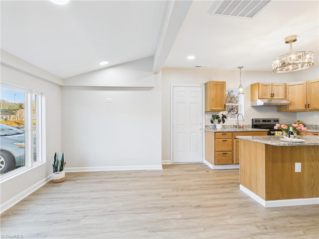 211 5th Avenue