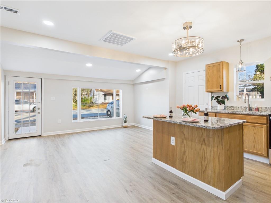 211 5th Avenue