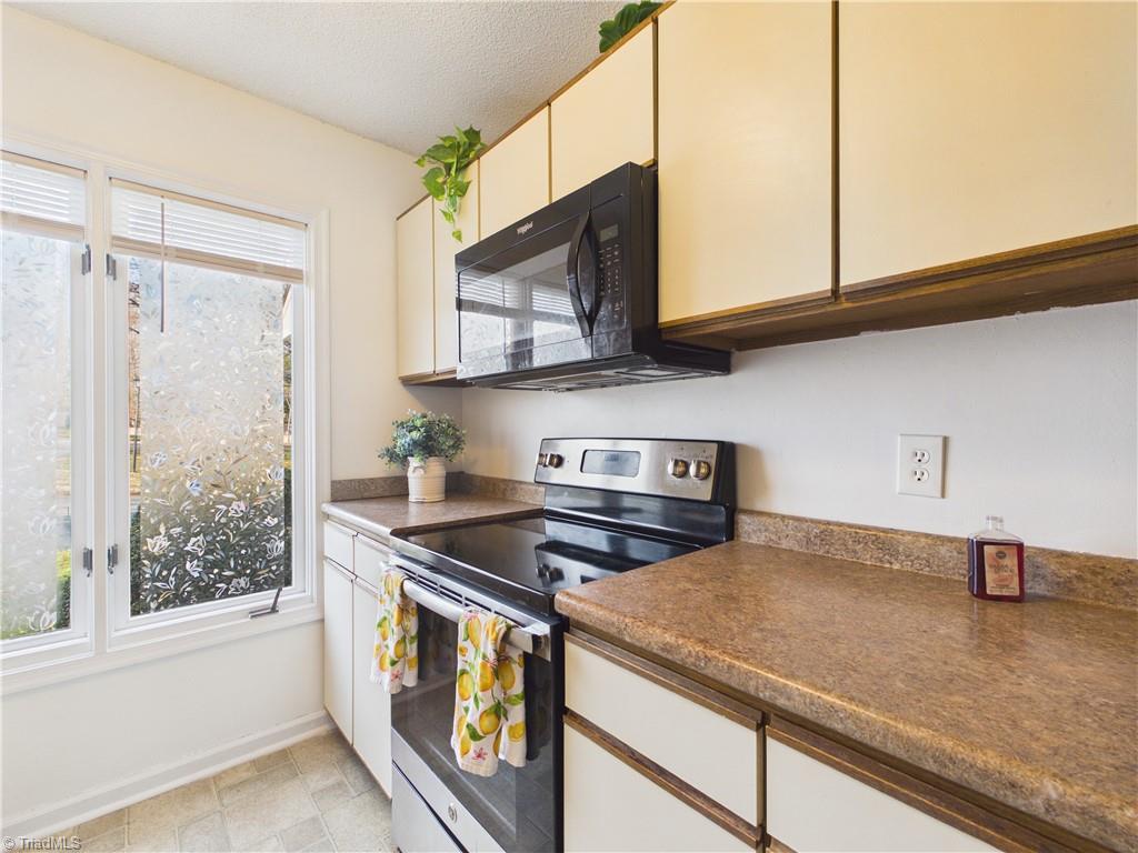 1415 Grantland Place