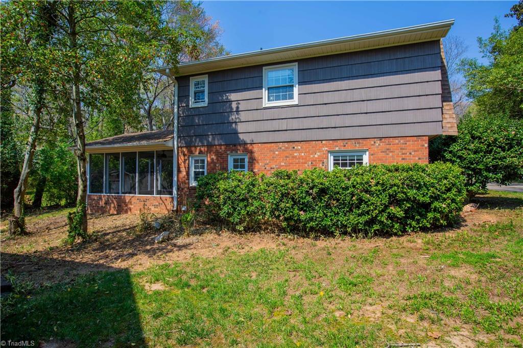 1703 Lazy Lane