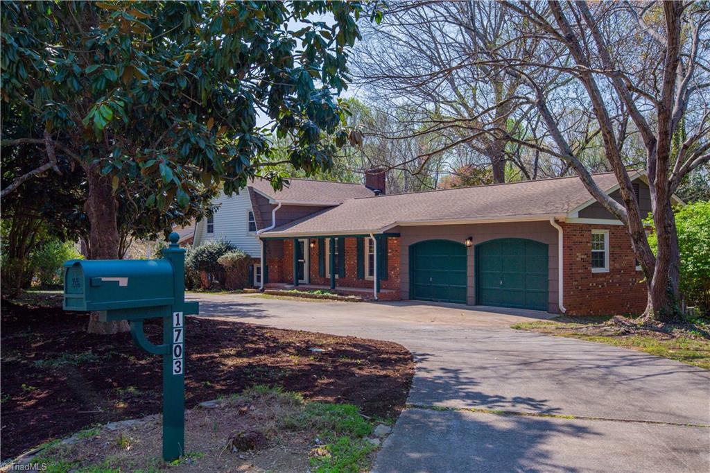 1703 Lazy Lane