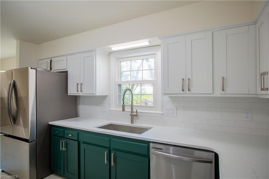 1703 Lazy Lane