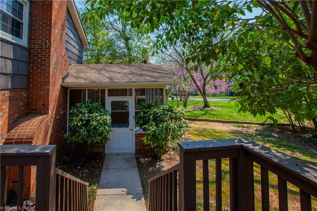 1703 Lazy Lane