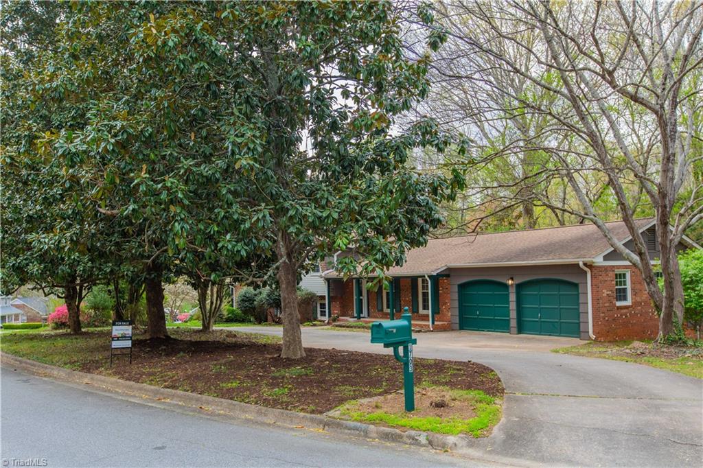 1703 Lazy Lane