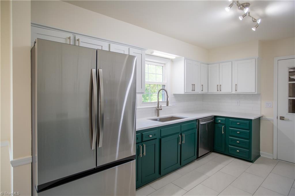 1703 Lazy Lane