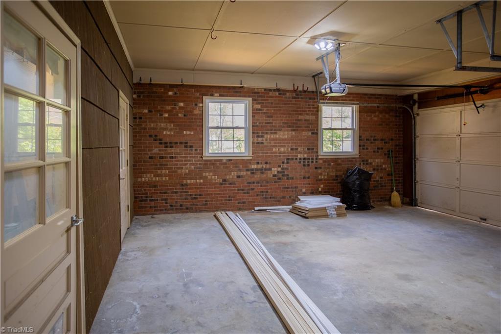 1703 Lazy Lane