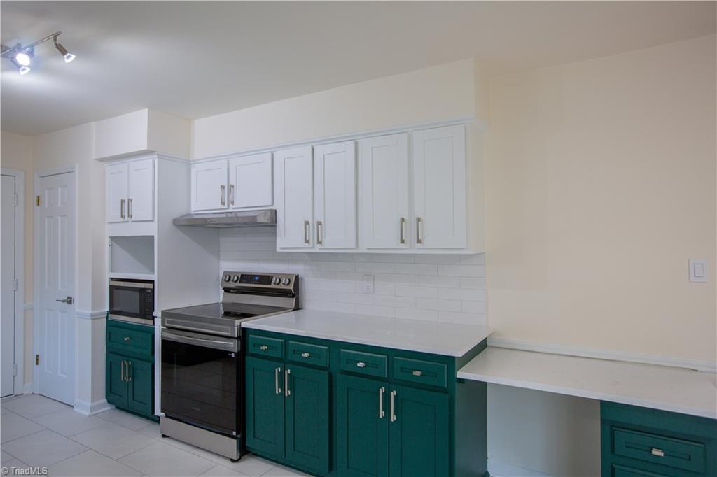1703 Lazy Lane