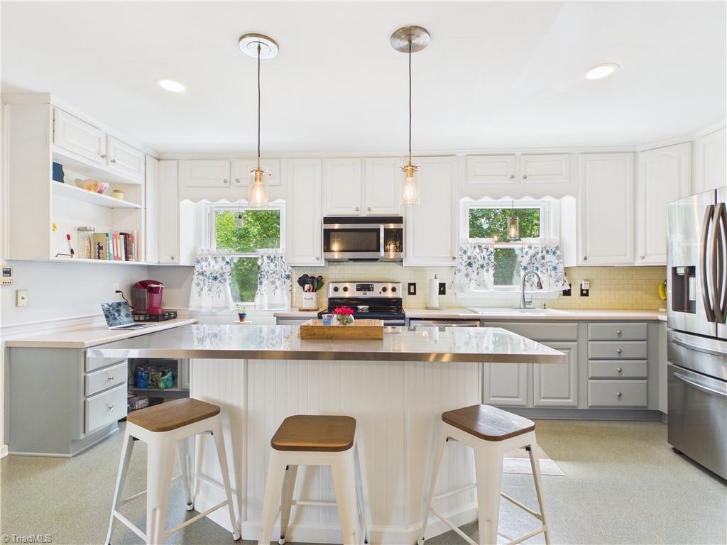 1600 Gracewood Drive