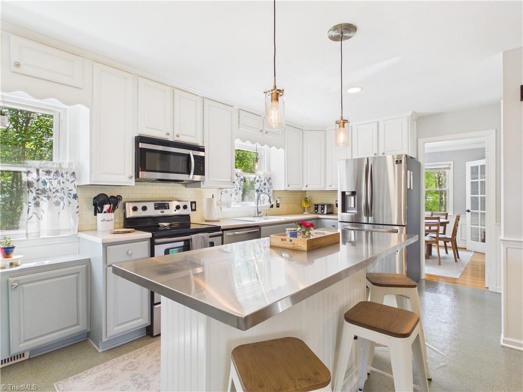 1600 Gracewood Drive