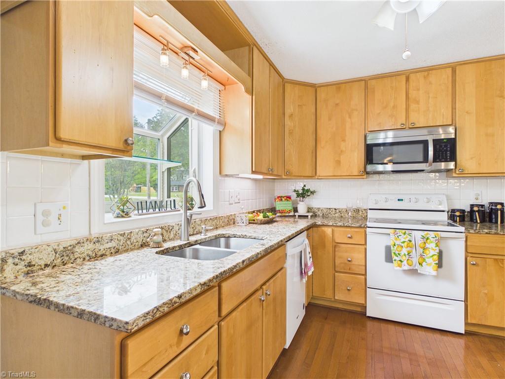 904 Fairidge Drive