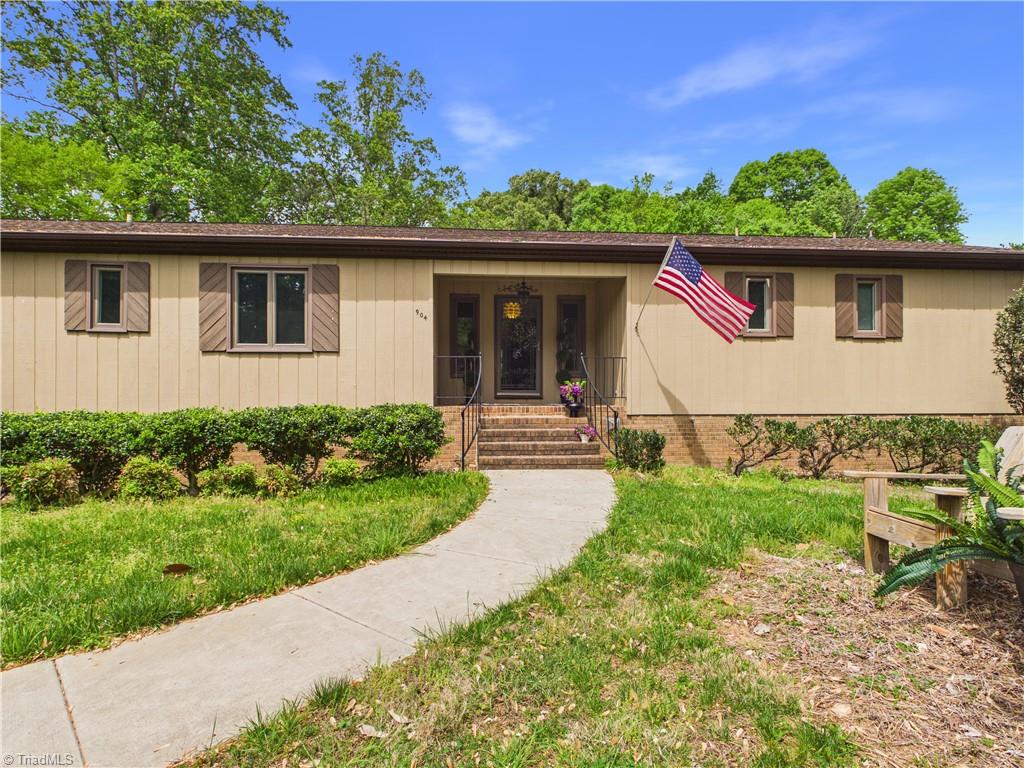 904 Fairidge Drive