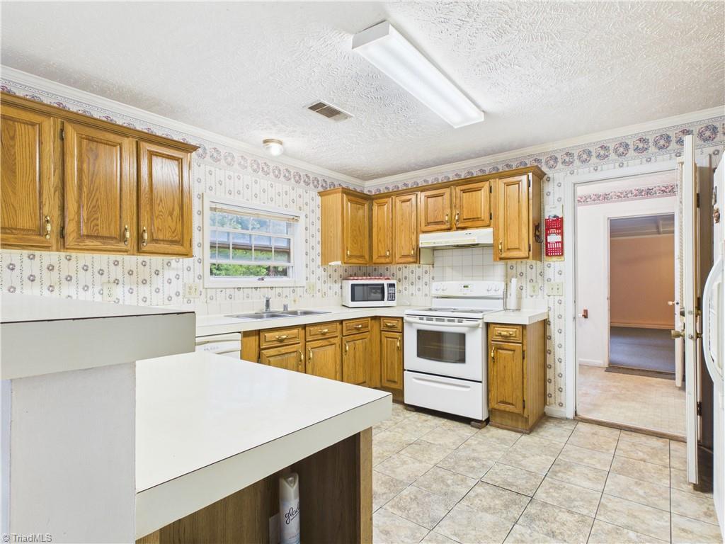 2094 Asheboro School Road