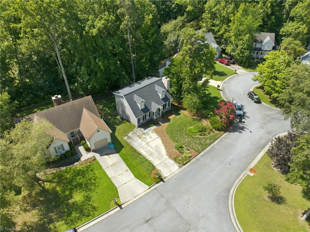 11 River Chase Court
