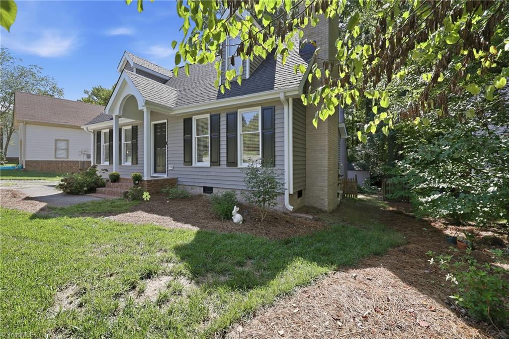 11 River Chase Court