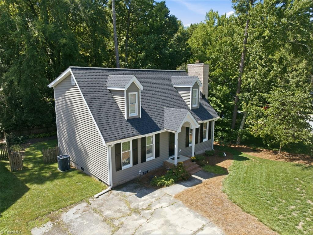11 River Chase Court
