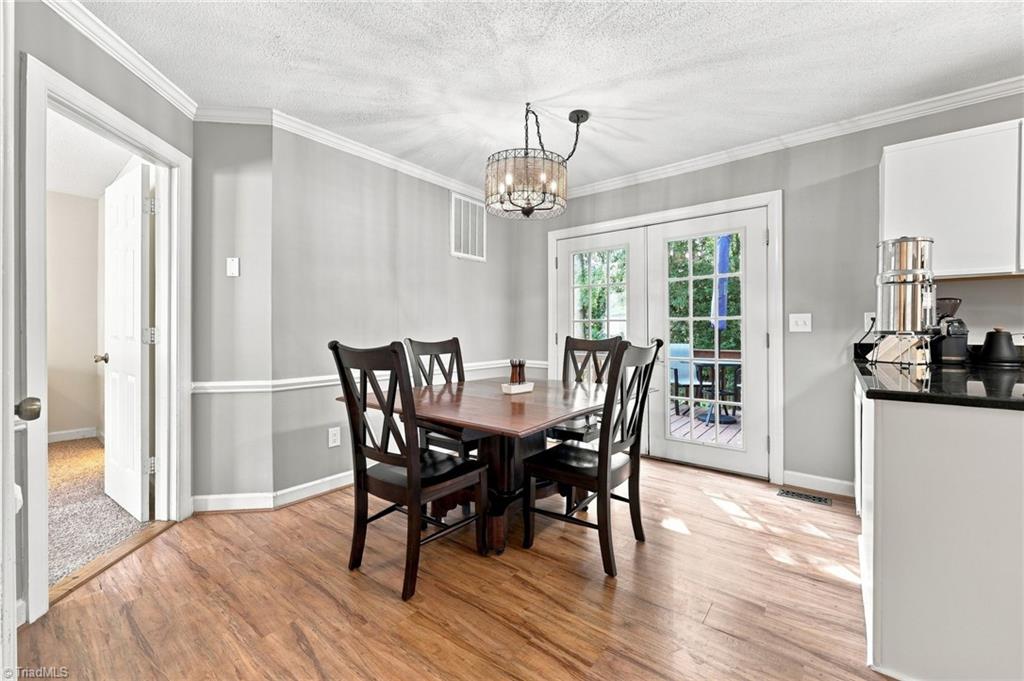 11 River Chase Court