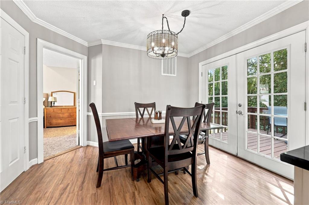 11 River Chase Court