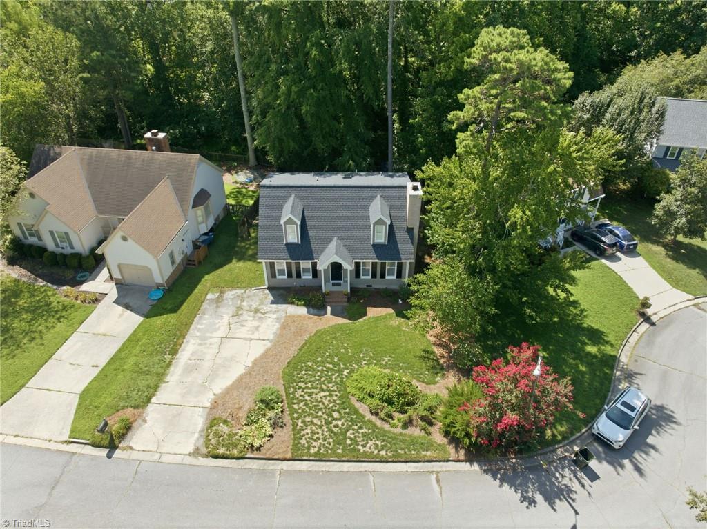 11 River Chase Court