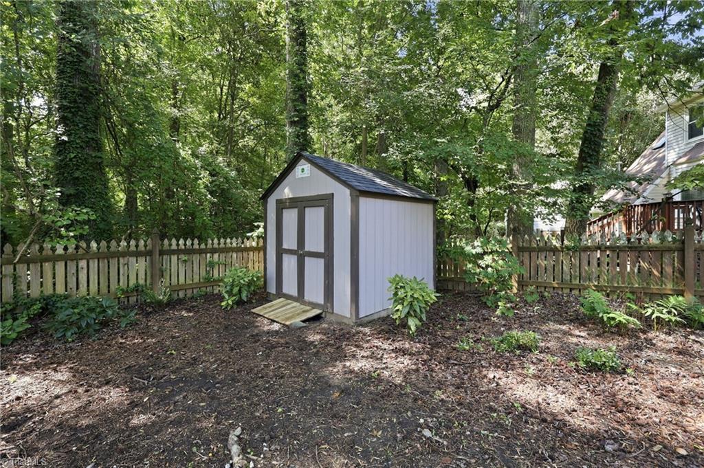 11 River Chase Court