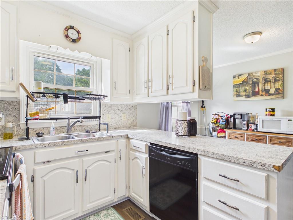 5476 Jesse Small Road