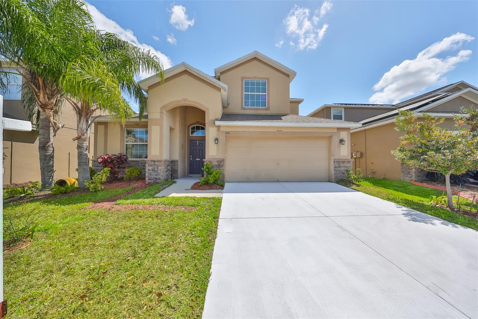 1411 OAK POND ST