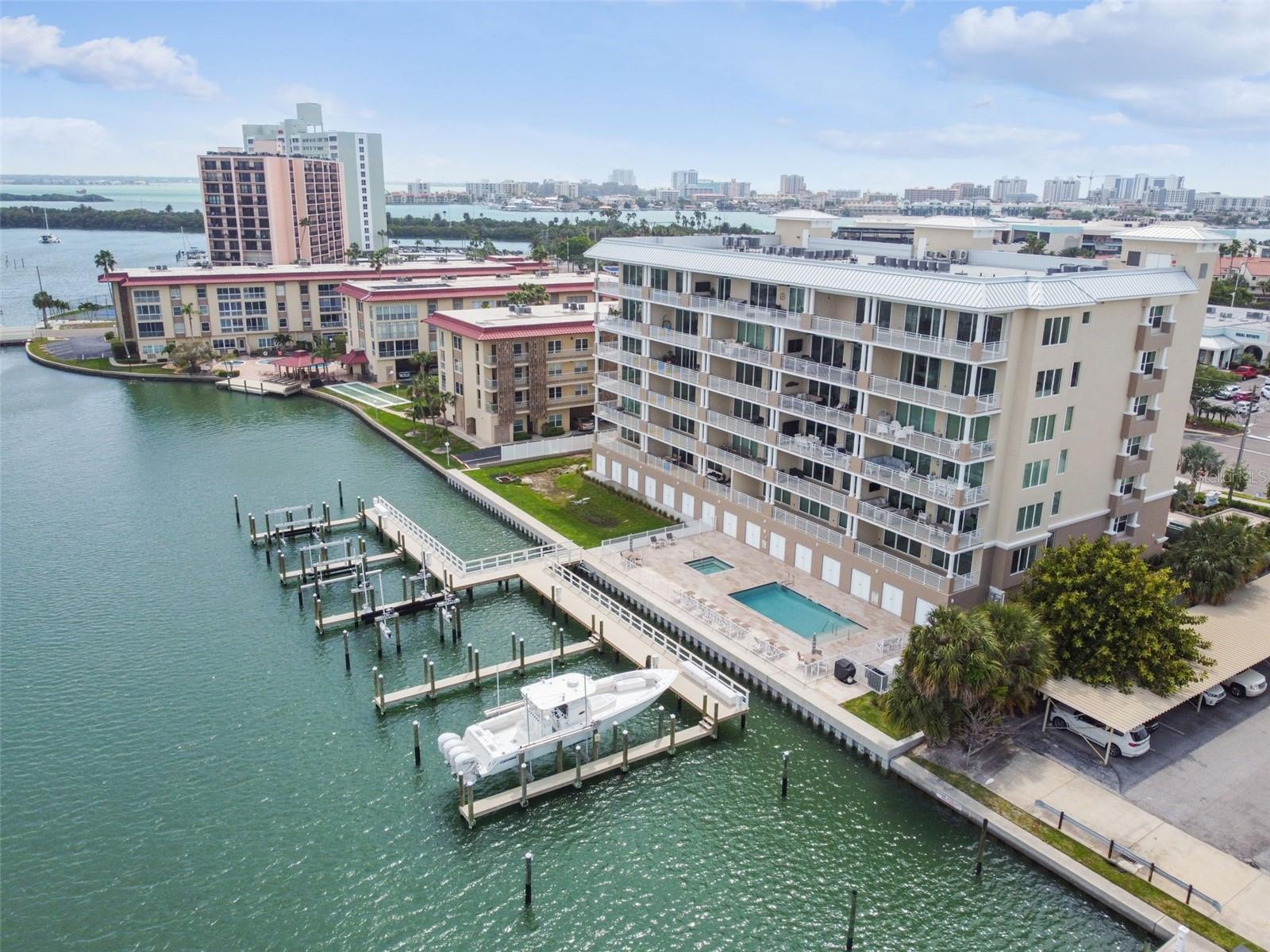 125 ISLAND WAY #703