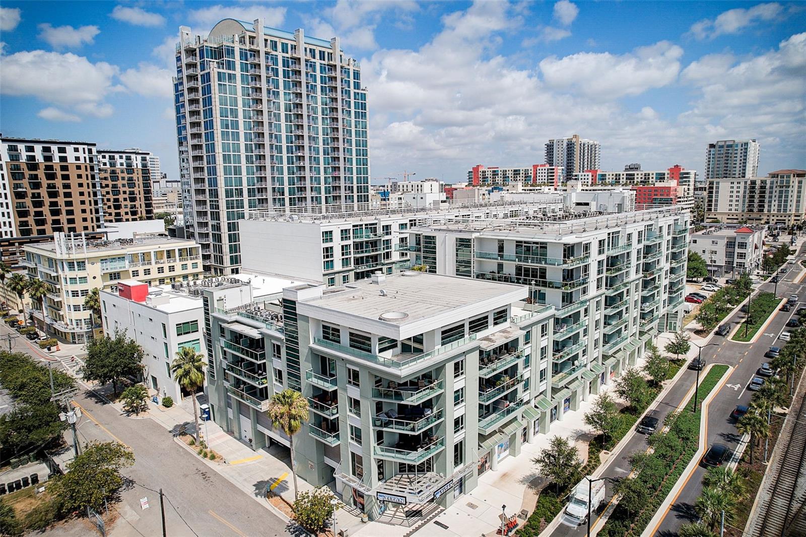912 CHANNELSIDE DR #2807