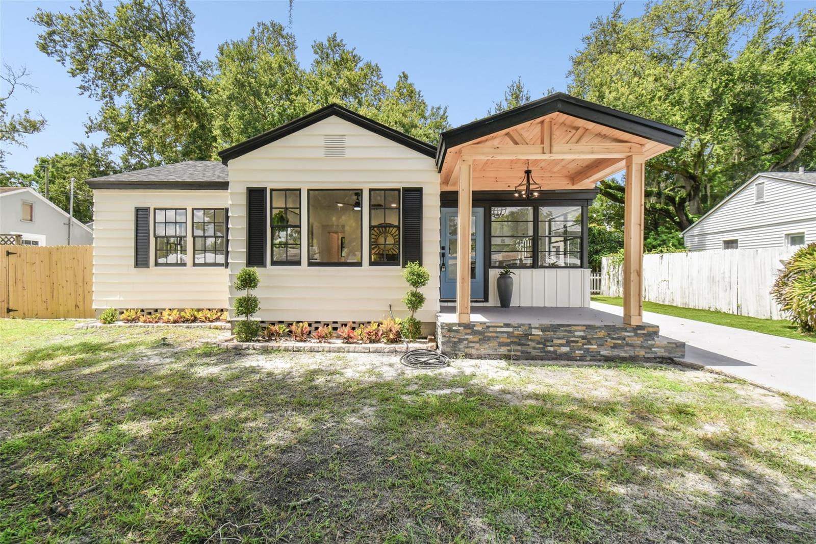 910 W CANDLEWOOD AVE
