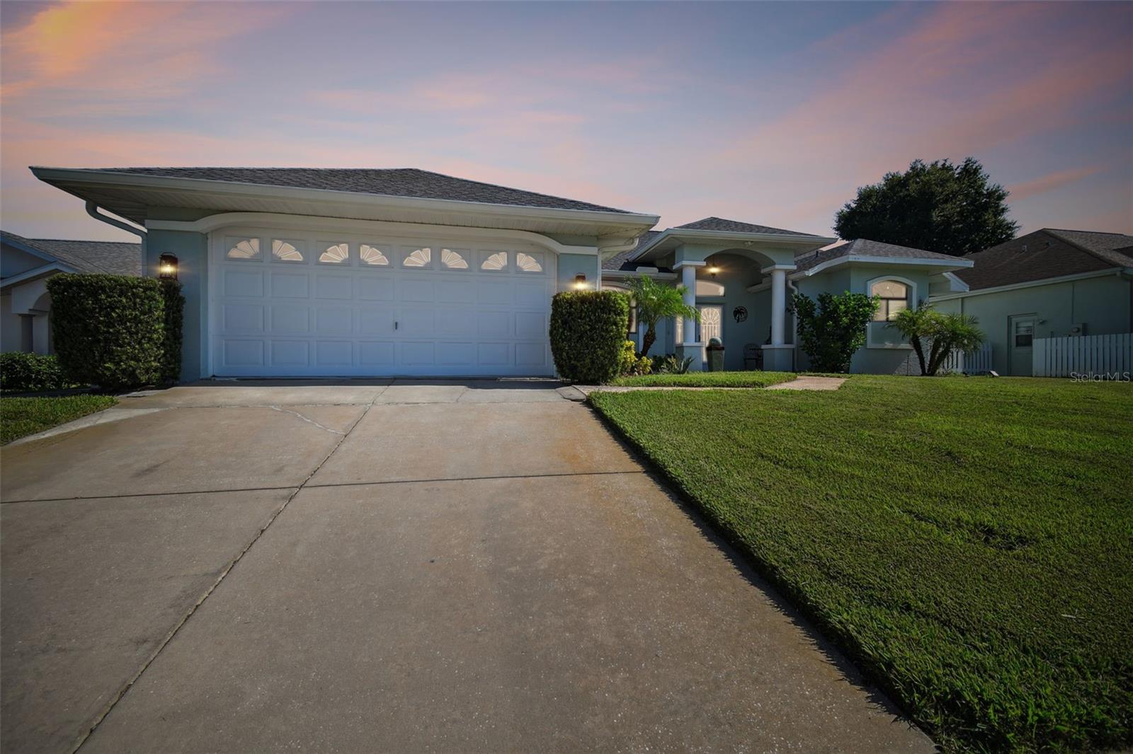 8911 YORK DR