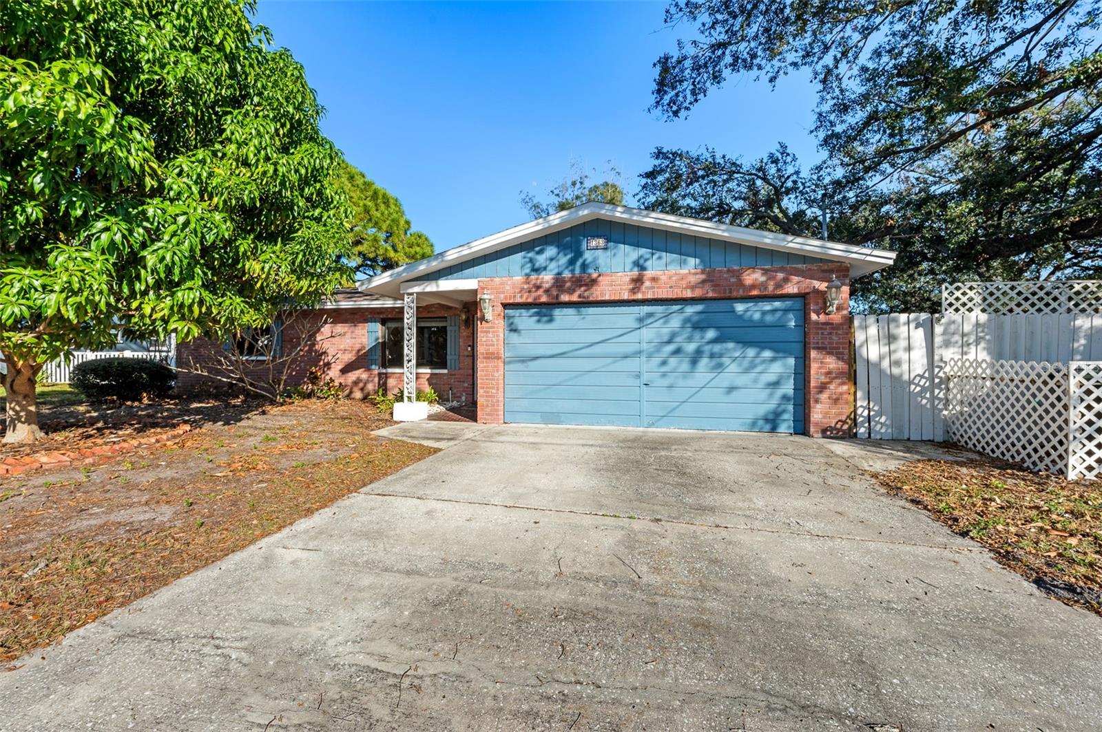1363 ESSEX DR