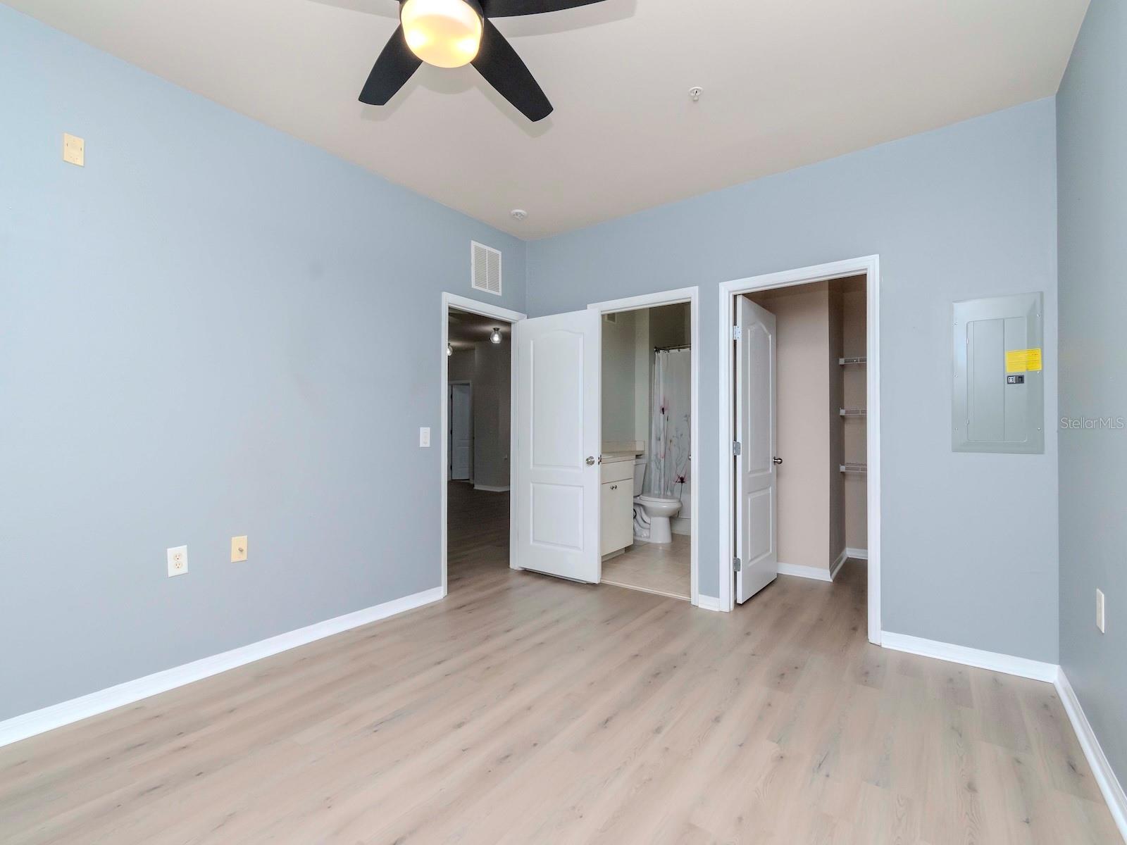 1429 VILLA CAPRI CIR #306