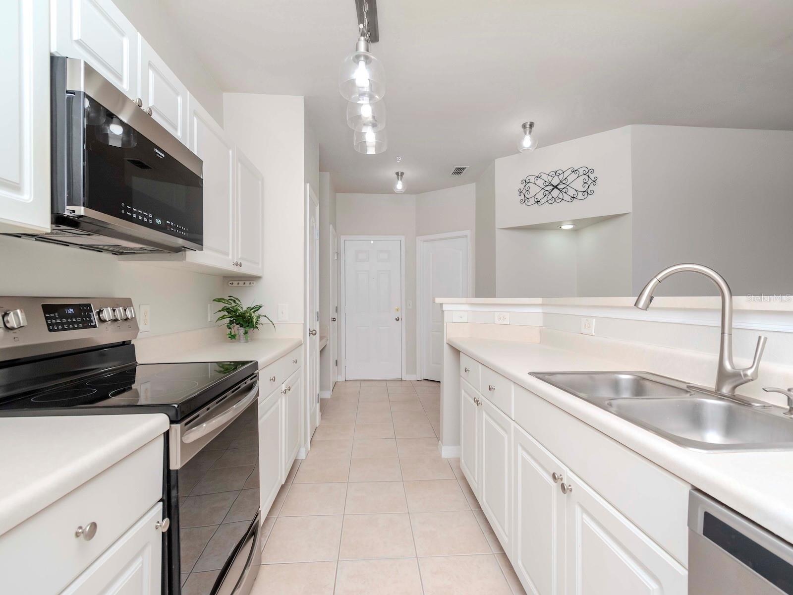 1429 VILLA CAPRI CIR #306