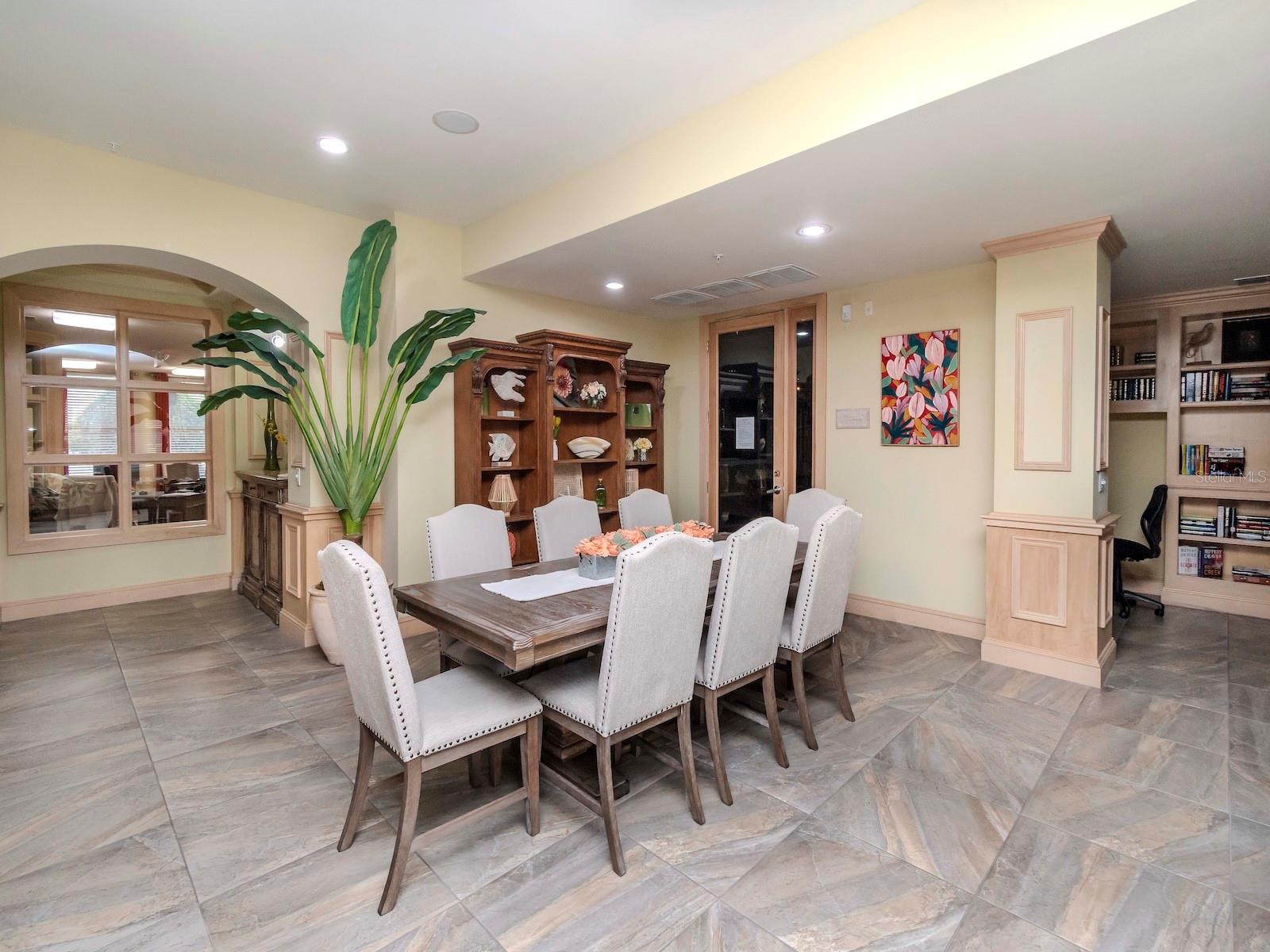 1429 VILLA CAPRI CIR #306